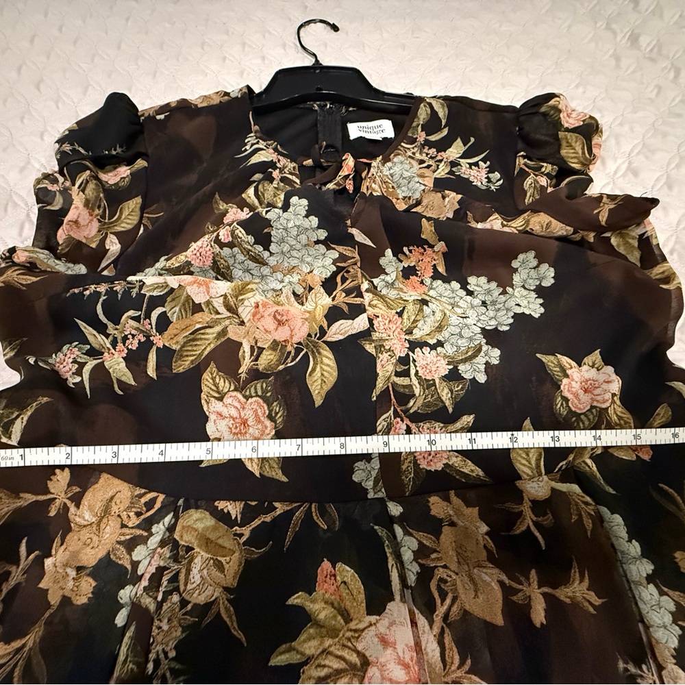 Unique Vintage Feminine Floral Midi Dress - Size 14 - Picture 9 of 11